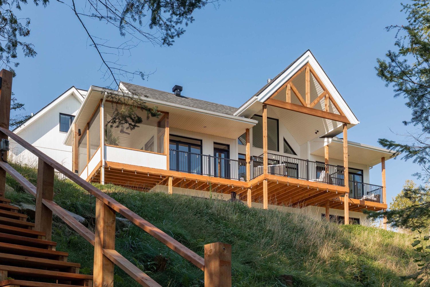 Invesco - extérieurs été - 15_20chemindulacHendrix_MH_Mamane_Perreault