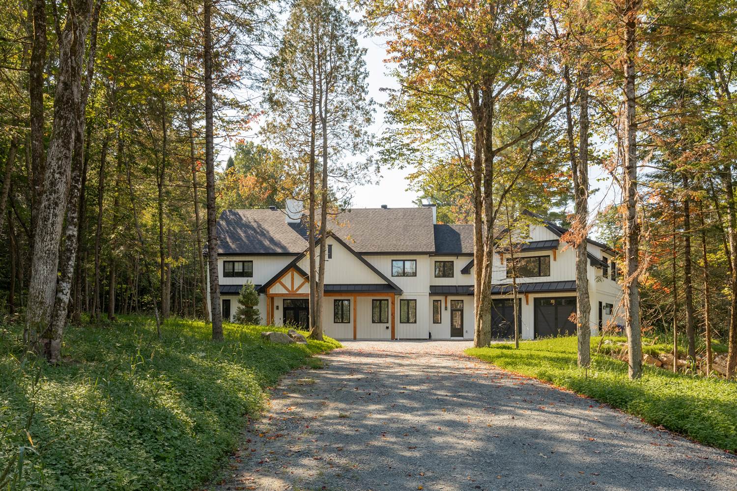 Invesco Habitation - extérieurs été - 55_75rueDesAncetres_MH_Racine_Fontaine copie