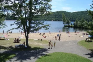 Invesco_Habitation_Plage.du.lac.saint.joseph